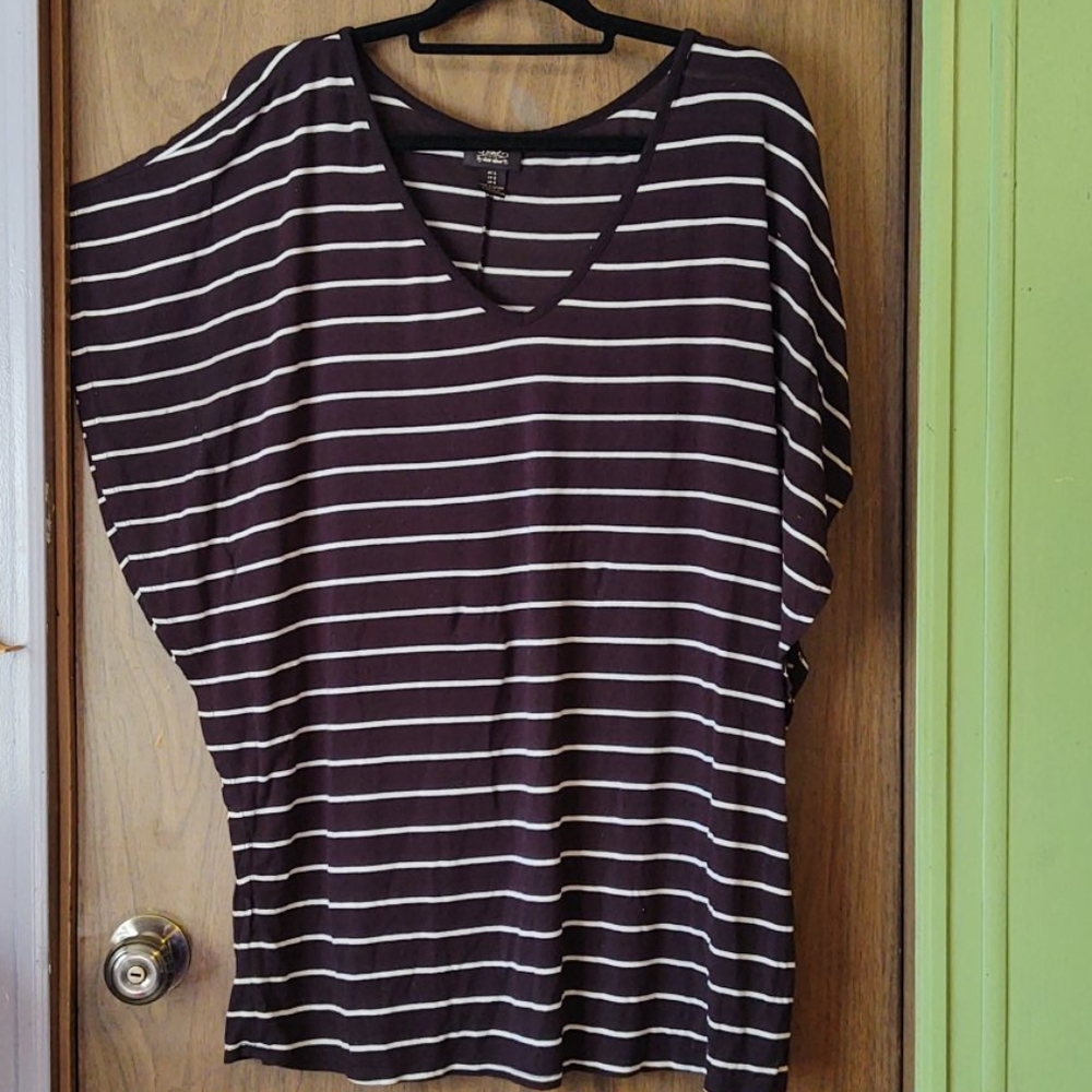Black & white Winged t